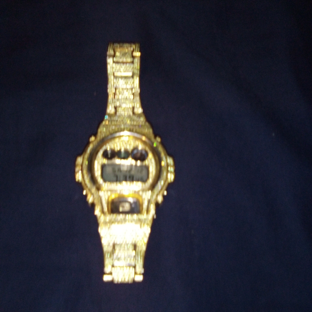 Watch - Picture 2 of 3